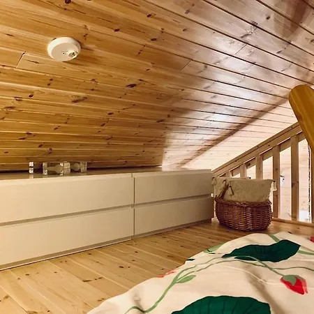 Fabulous With Beautiful Lake Views Apartment