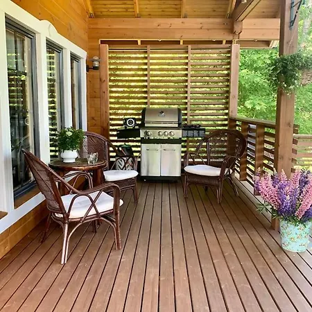 Fabulous With Beautiful Lake Views